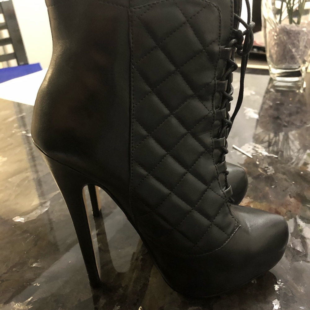 BeBe Booties - Size 6 - Picture 6 of 6